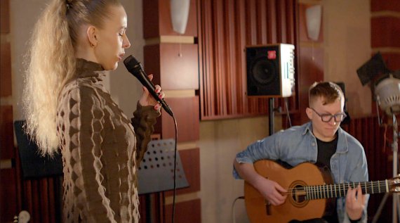 Semiacoustic jazz  guitar and vocal